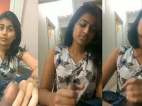 Prajakta from Mumbai performs a steamy blowjob