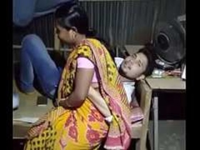 Indian village bhabi enjoys solo playtime