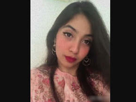 A stunning queen flaunts her huge boobs in clip