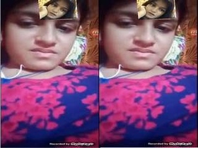 Watch a beautiful Indian girl pleasure herself with her fingers