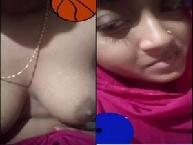 Desi beauty flaunts her body on video call