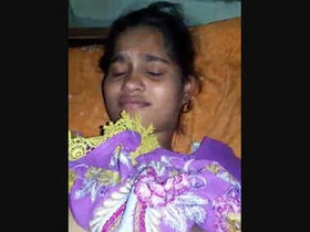 Desi village bhabi enjoys steamy sex
