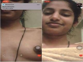 Tamil babe flaunts her big boobs in super hot video