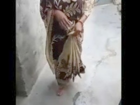 Desi Bhabi from village gets fucked quickly