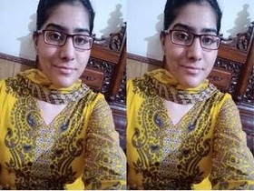 Pakistani girl sells her body for money and pleasure