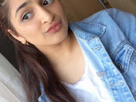 Latest video of a stunning Indian girlfriend baring it all for her boyfriend