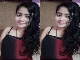 Indian girl flaunts her naked body in front of the camera