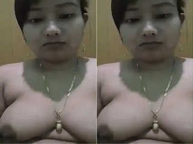 Assamese bhabi indulges in solo masturbation