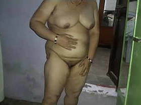 Mumbai aunty Priya's steamy encounter