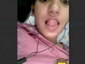 Indian girl pleasures herself in a solo video