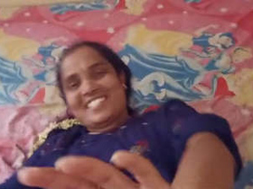 Desi wife gets penetrated by her husband in a steamy video