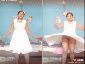 Watch a cute girl's live pussy show in exclusive video