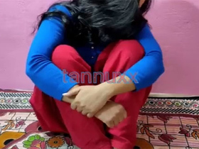 Shy girlfriend gets her pussy pounded in amateur video