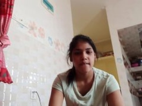 Desha's hairy pussy gets some attention in this webcam video
