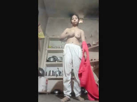 Country girl pleasures herself with a moolie in a solo video