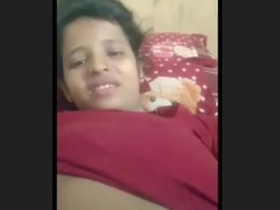 Young Indian girl's pussy gets pleasure