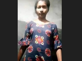 Cute Desi teen shows off her body for her lover