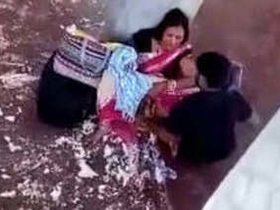 Horny mature lady gets her pussy licked and fingered outdoors by lover