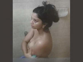 Desi girl Bain's stepbrother captures her in the bath