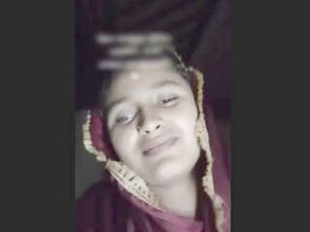 Fingering and moaning: Desi girl's erotic expressions