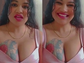 B-grade actress Soniya Maheshwari flaunts her massive cleavage in a seductive performance