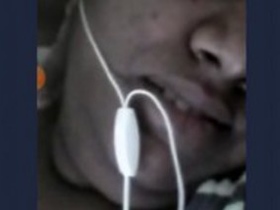 Desi aunty gets naughty on video call