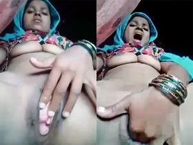 Horny wife gives a live show of her fingers and tongue on camera