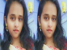 Tamil girl indulges in solo play