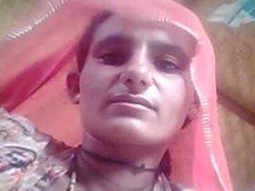 Aunt Rajasthani's sensual rubbing session