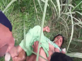 Desi slut gets naughty in the outdoors with guys online