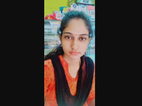 Watch a Telugu bhabhi in full nudity on video call