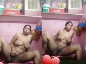 Live streaming of Indian wife's pussy show