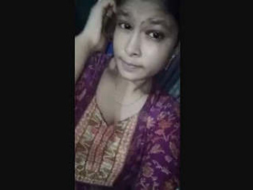 Desi babe with big boobs masturbates and fingers herself