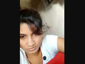 Desi girl pleasures herself with her hands