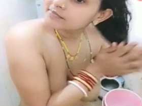 Indian pussy gets naughty in the bathroom