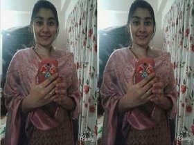 Bangla girl's exclusive video of her showing off her breasts