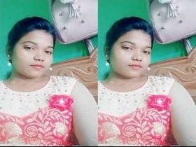 Exclusive Desi girl reveals her breasts and vagina in part 2