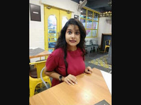 Desi girl's MMS leak shows her beautiful curves and natural body