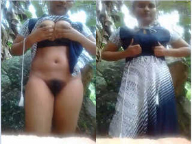 Hot Indian babe flaunts her body in exclusive amateur video