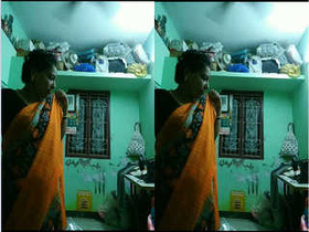 Desi aunty caught changing in secret camera