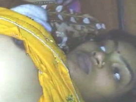 Hairy Indian pussy gets explored in steamy video