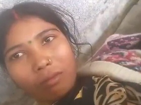 Village bhabhi's shaved pussy gets fucked in a steamy video