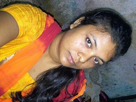 Big-breasted Indian woman gives a blowjob