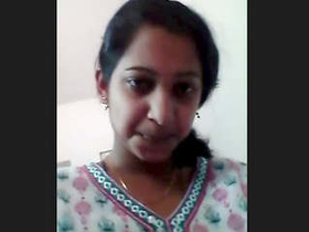 Desi Indian girl flaunts her curvy body and hairy pussy