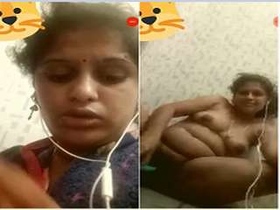 Sensual Indian bhabhi indulges in solo play on camera