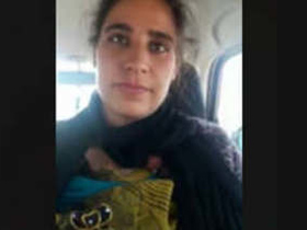 Kashmiri girl gives oral and has sex in a car