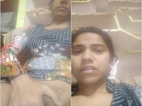 Cute Indian girl shows off her skills in amateur fingering video
