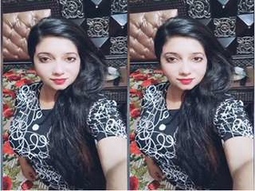Exclusive amateur video of a Pakistani girl flaunting her big boobs
