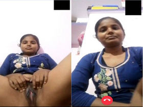 Exclusive Desi girl pats her pussy and boobs in HD video