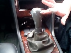 Volvo V70: A lady gets fucked in the backseat